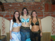 Akiya, Veronika a Halliah